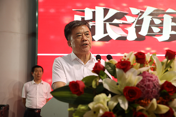 河南省文联党组书记王守国在开幕式上致辞
